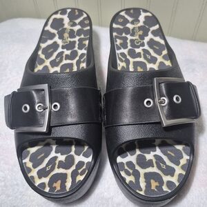 Baretraps women's size 9